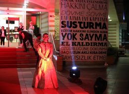 Canlı Heykel