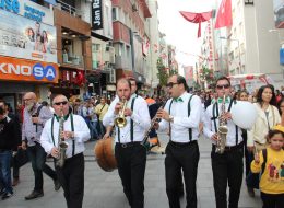 Varyete Grubu ve Bandolu Kortej Ekibi Kiralama İzmir