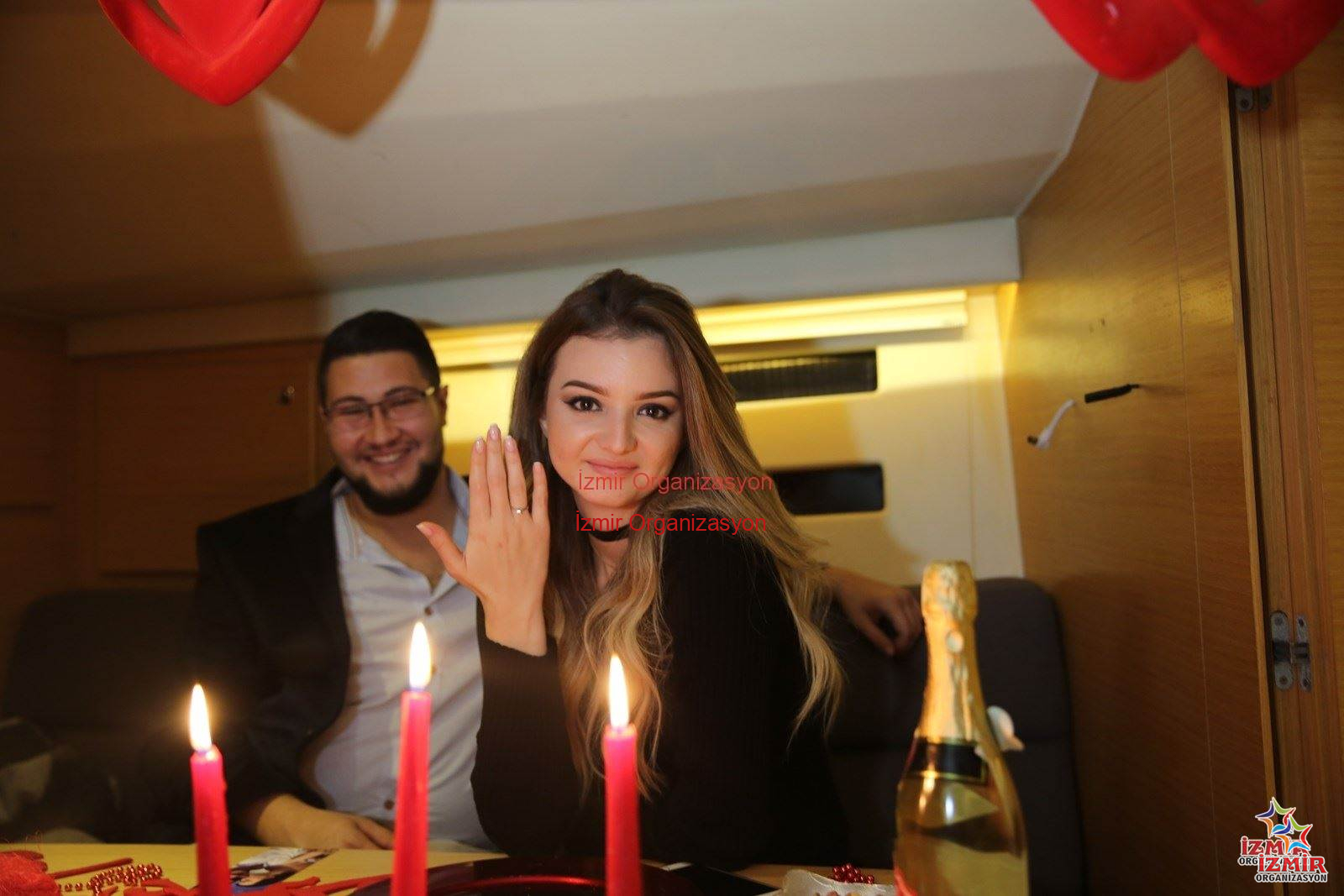 Havai Fişek Yer Volkanı Kırmızı Halı