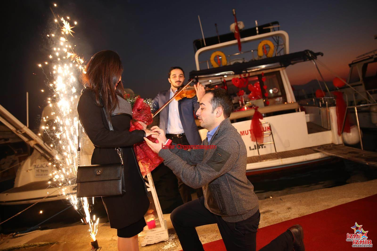 Bodrum Havai Fişek Gösterisi Bodrum Yer Volkanı Bodrum Işıklı Uçan Balon Servisi İzmir Organizasyon