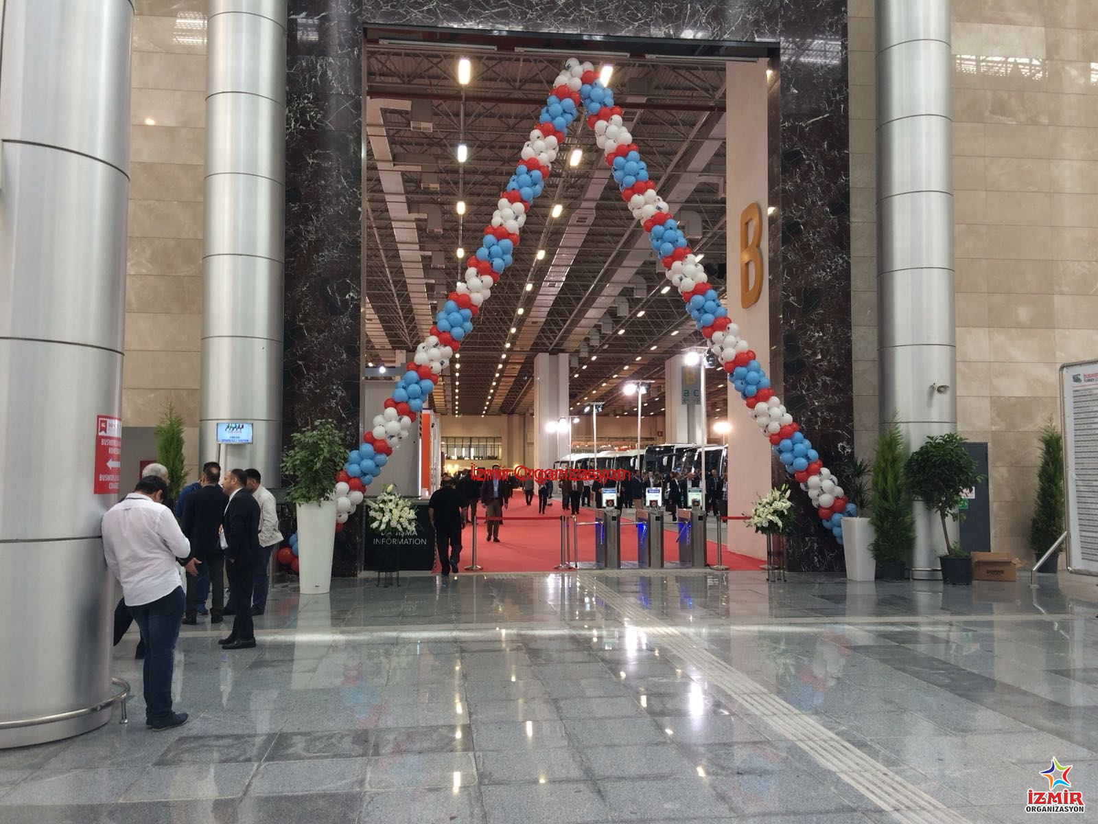 Bus World Fuarı Balon Süsleme İzmir Organizasyon