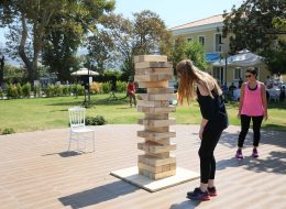 Ahşap Bloklar ile Dev Jenga Oyunu İzmir