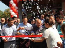 Kurdele Kesme Töreni ve Gazlı Konfeti Atımları İzmir