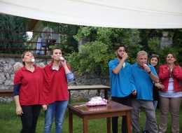İkiz Tişört ile Yumurta Taşıma Yarışması İzmir