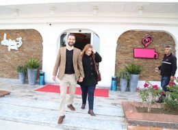 Kafe Başlangıçlı VIP Araç ile Teknede Evlilik Teklifi Organizasyonu