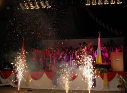 İzmir Lise Mezuniyet Organizasyonu Gazlı Konfeti Atımı ve Yer Volkanı Gösterisi
