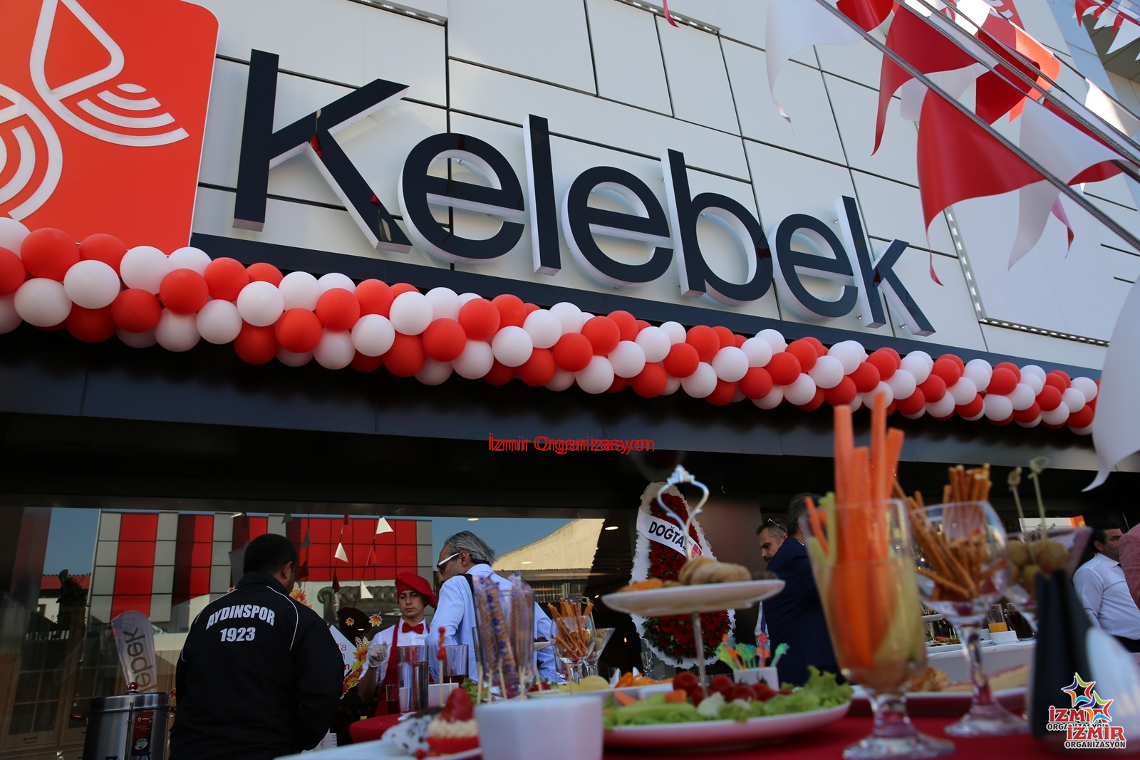 Organizasyonlarda Balon Süsleme Hizmeti İzmir Organizasyon