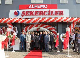 Kapı Takı Balon Süsleme ve Kırmızı Halı Kiralama İzmir