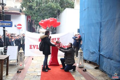 Tarihi Asansör’de Evlenme Teklifi Organizasyonu